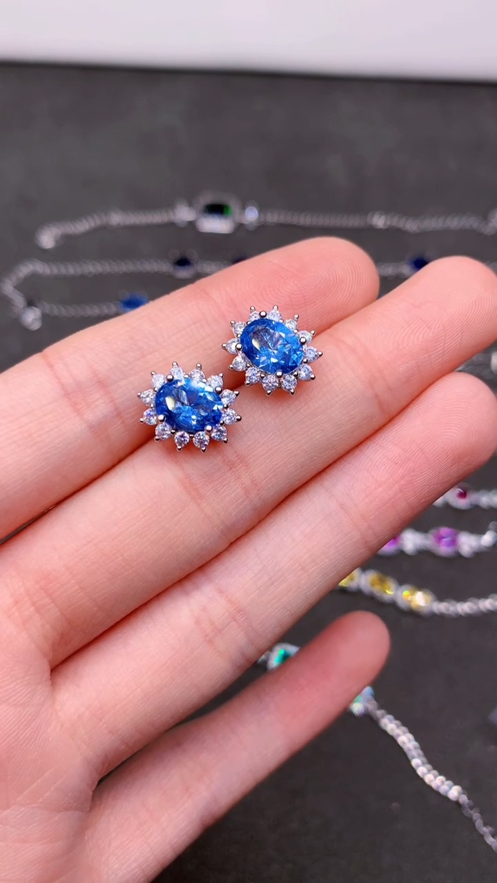 【闪购商品】海蓝宝石耳钉银S925镶嵌........
