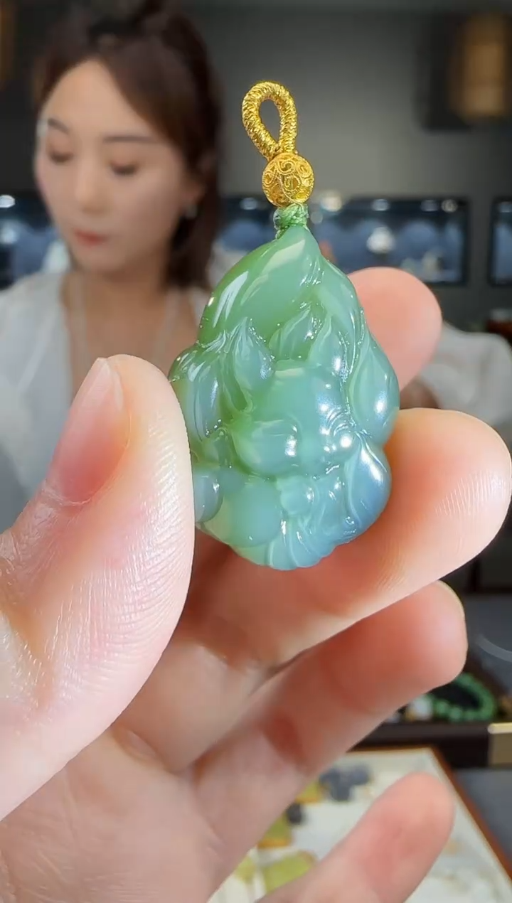 和田玉未镶嵌吊坠(不含链)1