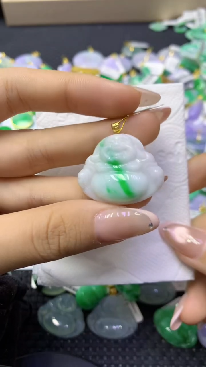 颈饰18K金镶嵌翡翠天然缅甸翡翠A货