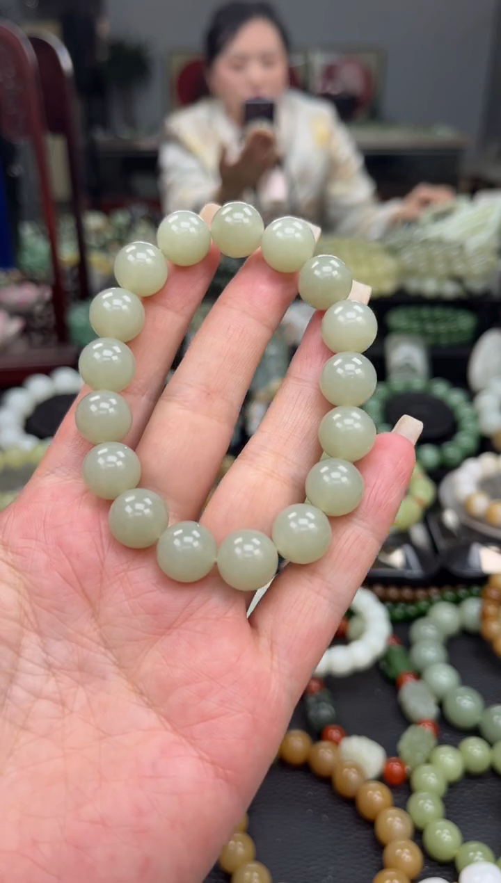 【闪购商品】和田玉手串未镶嵌新疆且末天空蓝卡12