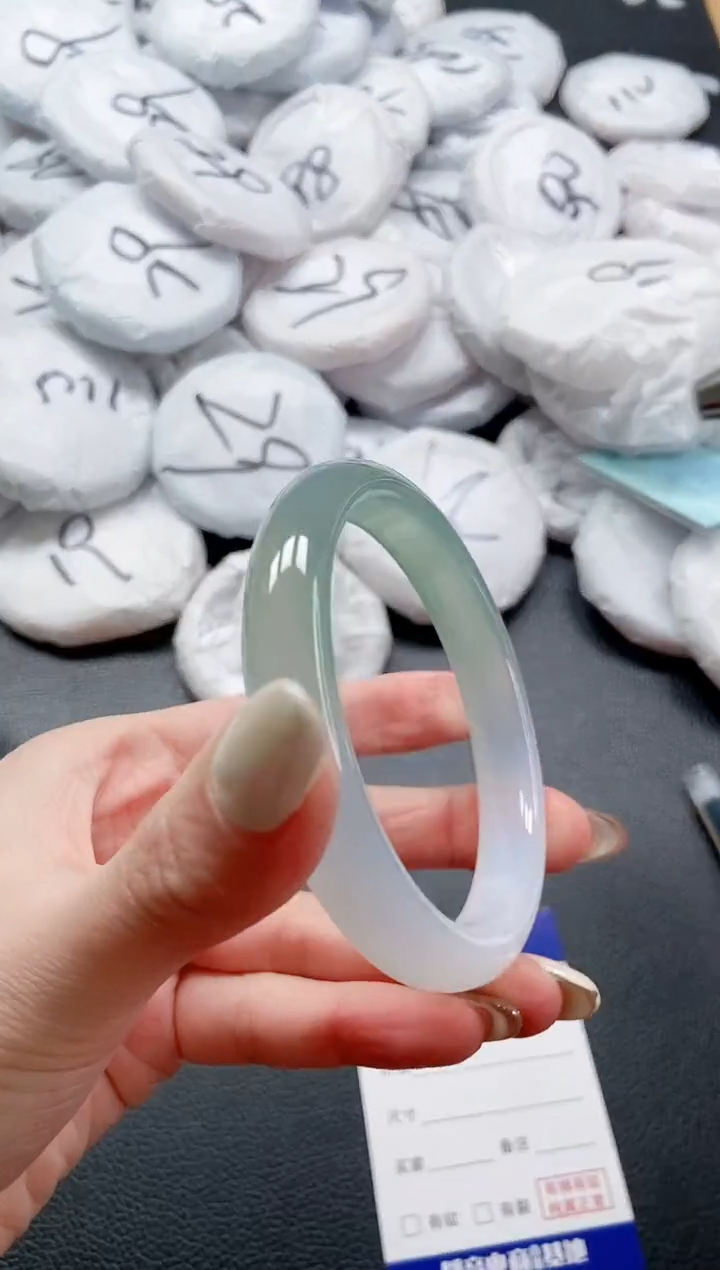 【闪购商品】石英质玉手镯未镶嵌 5L302-60