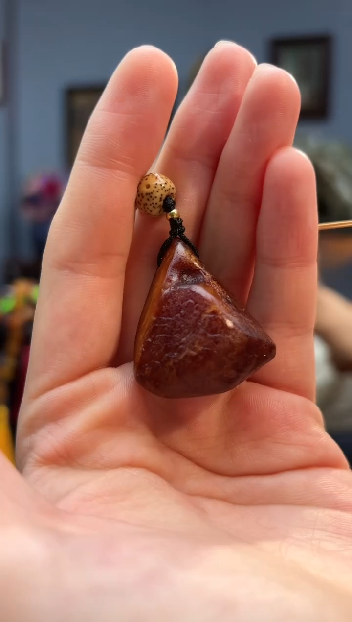 琥珀颈饰未镶嵌包挂