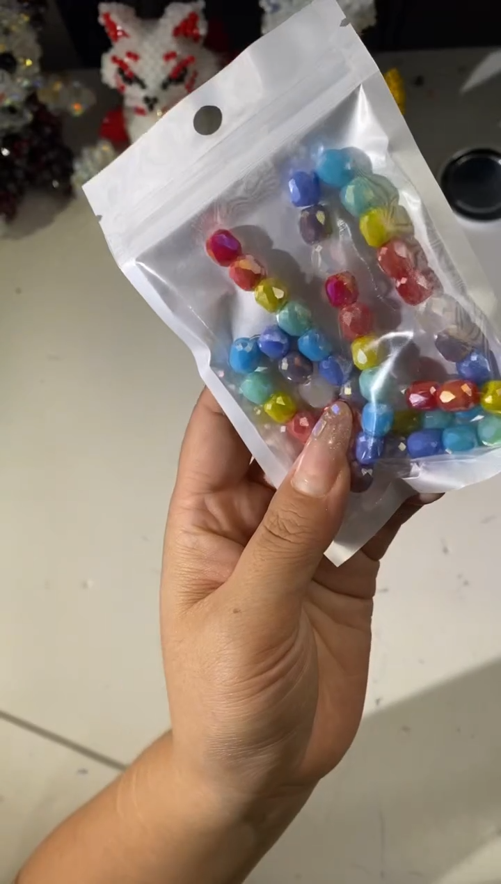 玻璃0912卡8实色彩虹色桶珠2条