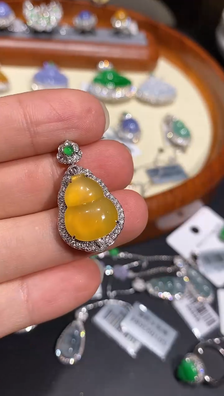 【闪购商品】翡翠颈饰18K金镶嵌吊坠