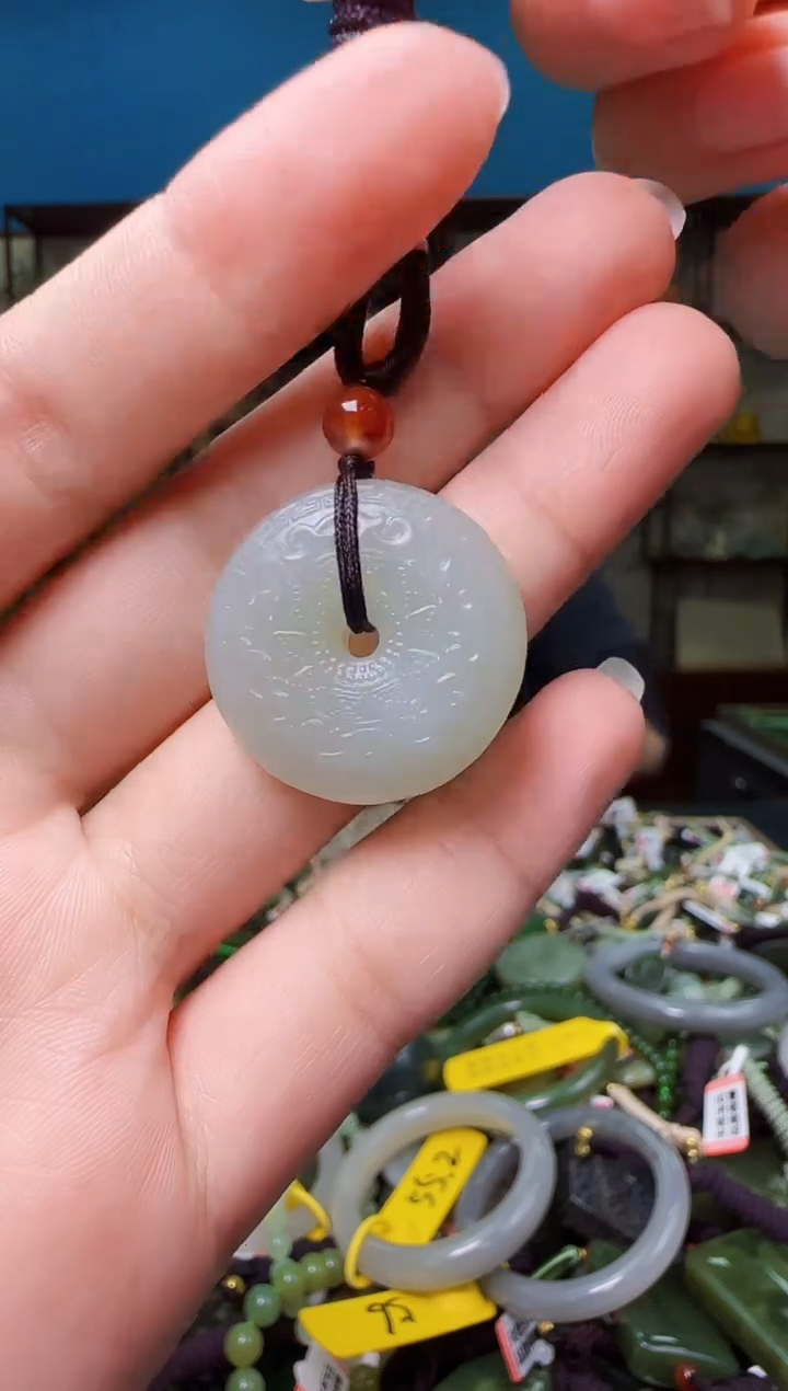 颈饰未镶嵌和田玉1