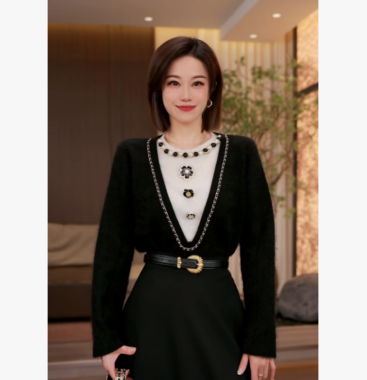 【摩登时代】Molly时尚气质显瘦轻奢重工洋气冬季优雅上衣 M2530319