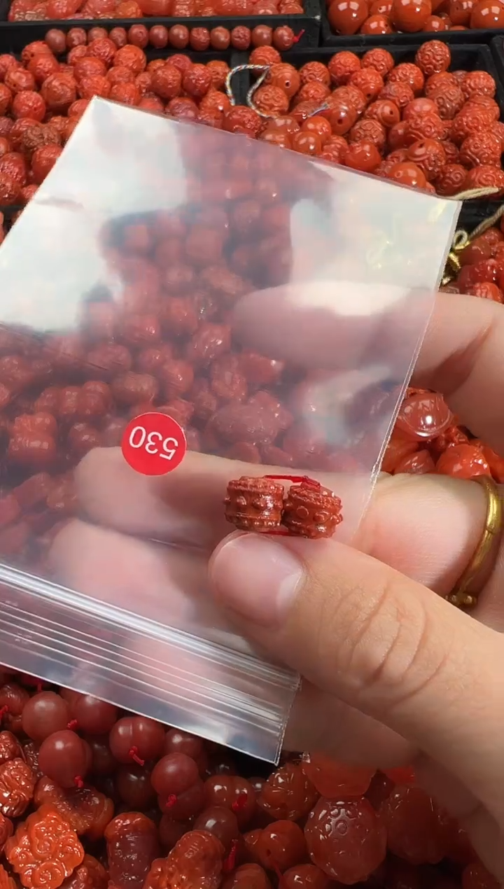 颈饰未镶嵌南红玛瑙1