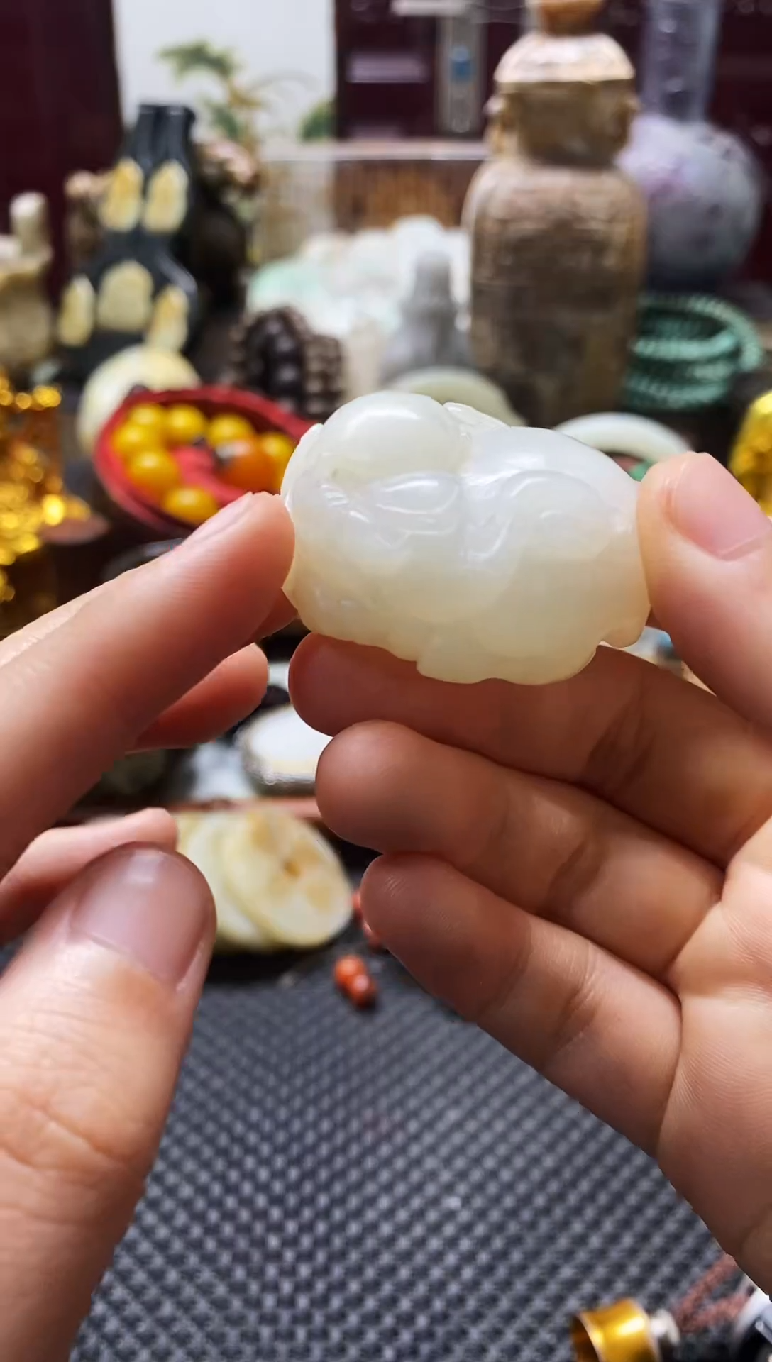 未镶嵌和田玉挂件大象