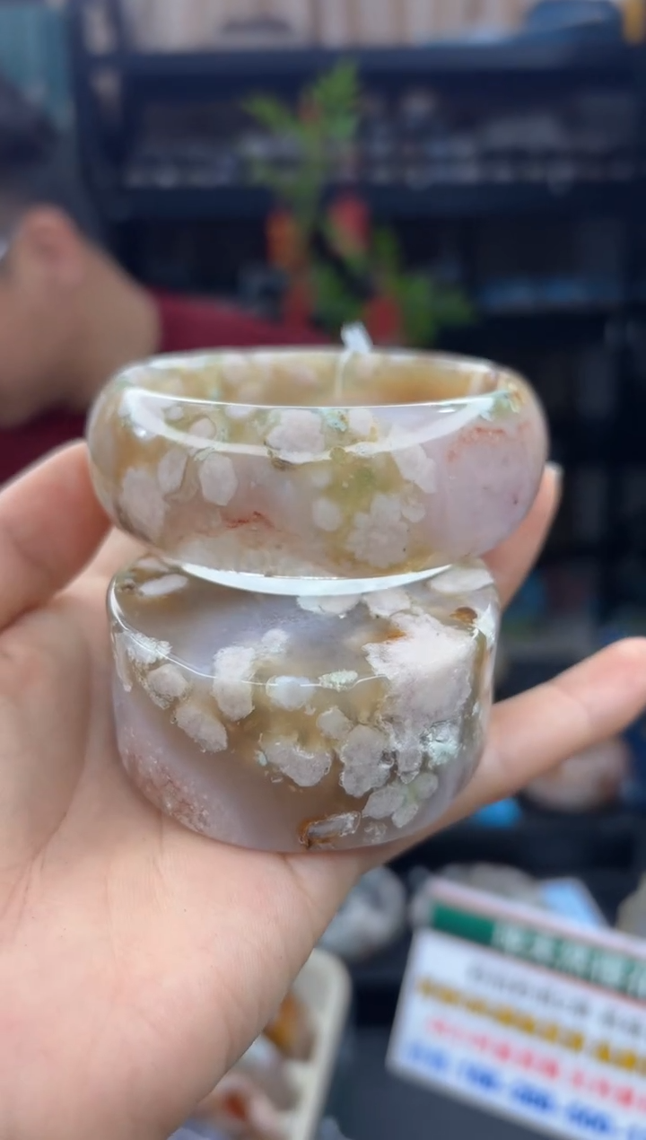 【闪购商品】石英质玉手镯未镶嵌2175（62圈赠送镯心）