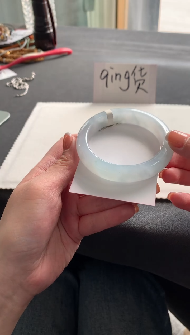 【闪购商品】翡翠手镯未镶嵌57正圈买断A8693