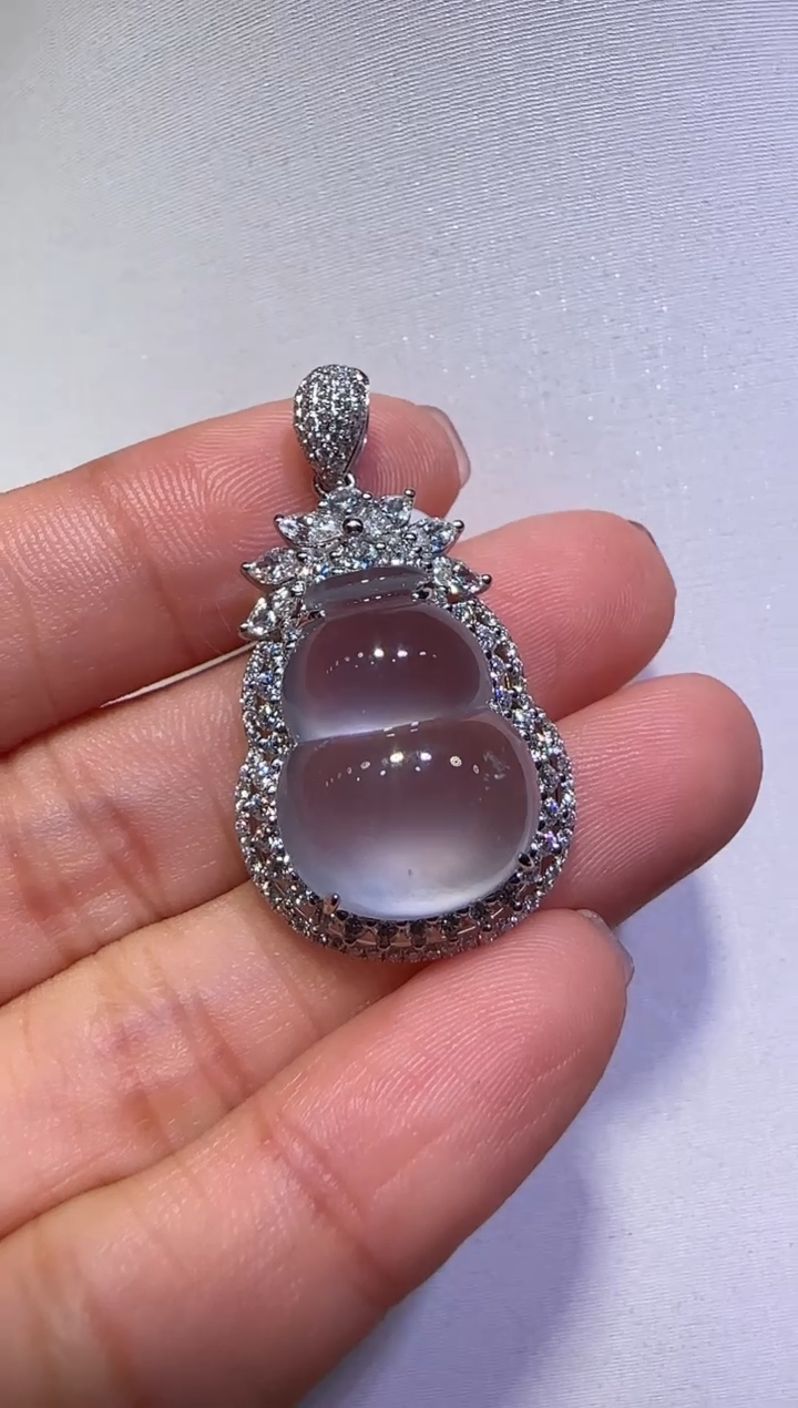 【闪购商品】翡翠吊坠(不含链)18K金镶嵌玻璃种葫芦