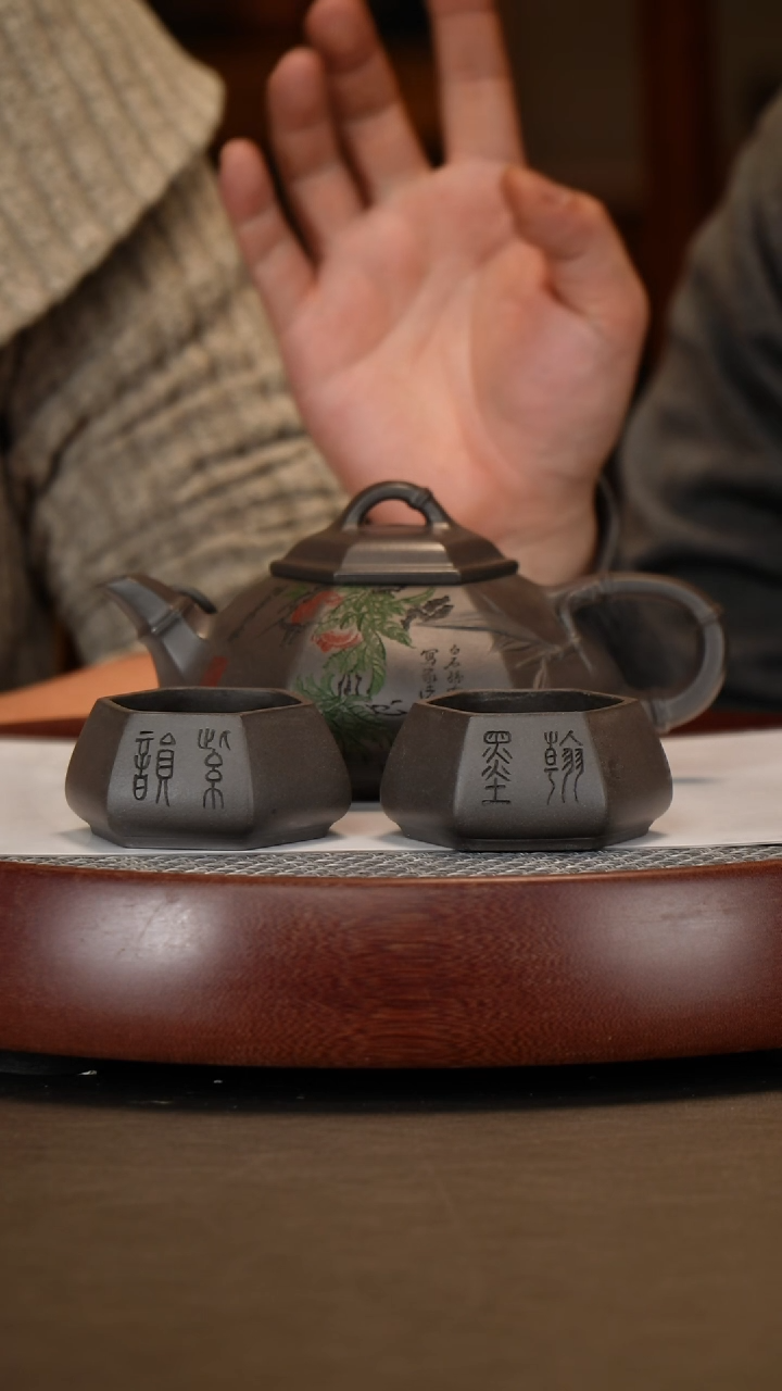 【闪购商品】紫砂茶壶鲨皮青六方翠竹套组+斗鸡画+徐小阳章