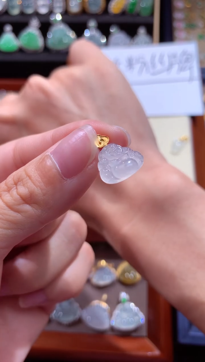 颈饰18K金镶嵌翡翠翡翠