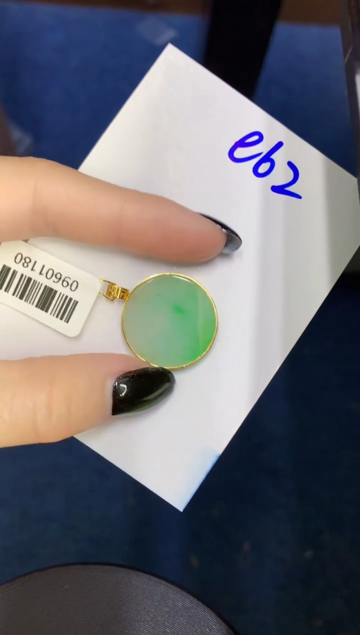 【闪购商品】翡翠颈饰18K金镶嵌000000000