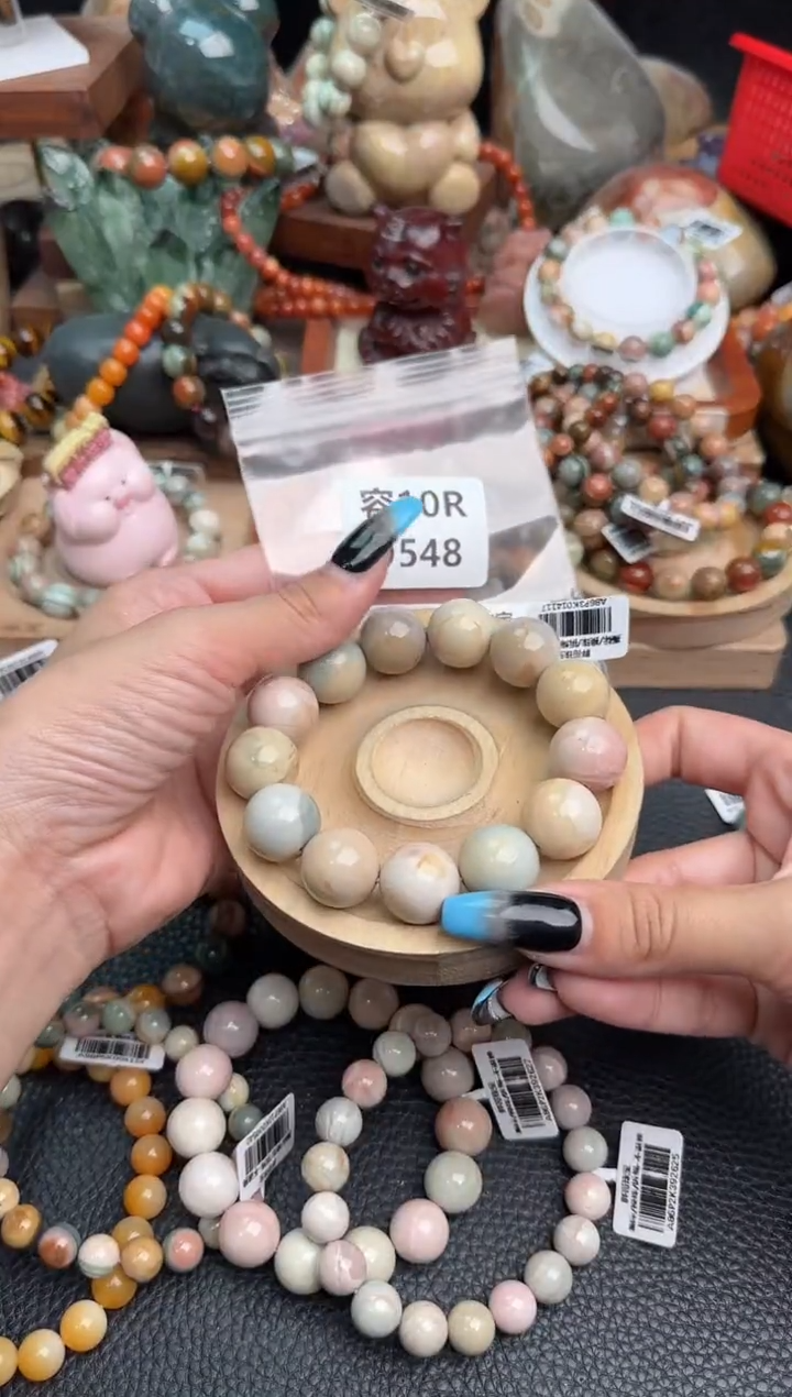 【闪购商品】石英质玉未镶嵌手链10R9548