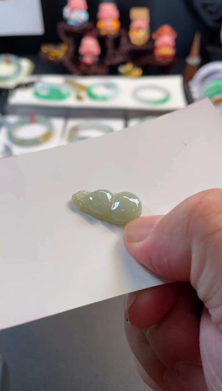 翡翠手镯未镶嵌9有纹裂