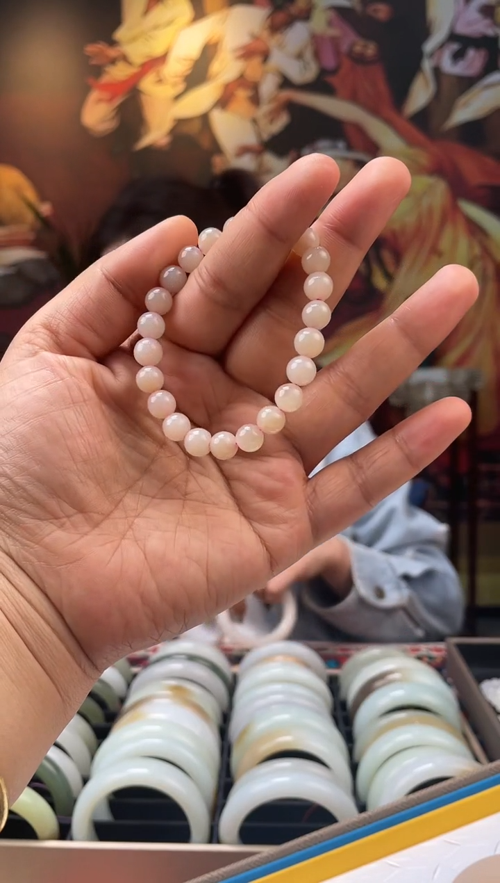 【闪购商品】和田玉手链未镶嵌藕粉卡7-8手串多样性发一条