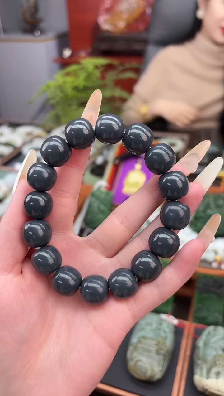 未镶嵌手串和田玉董小姐推荐 多样性发货 拍一发一qh14