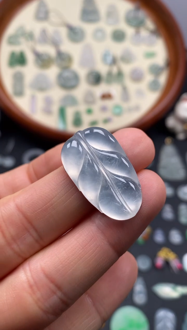 翡翠未镶嵌颈饰高冰叶子/芬