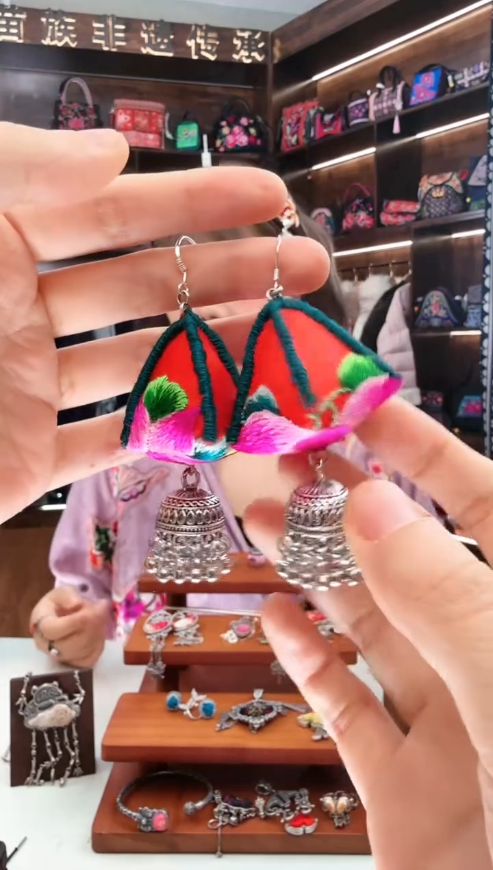 【闪购商品】织绣100蚩梦苗族古绣