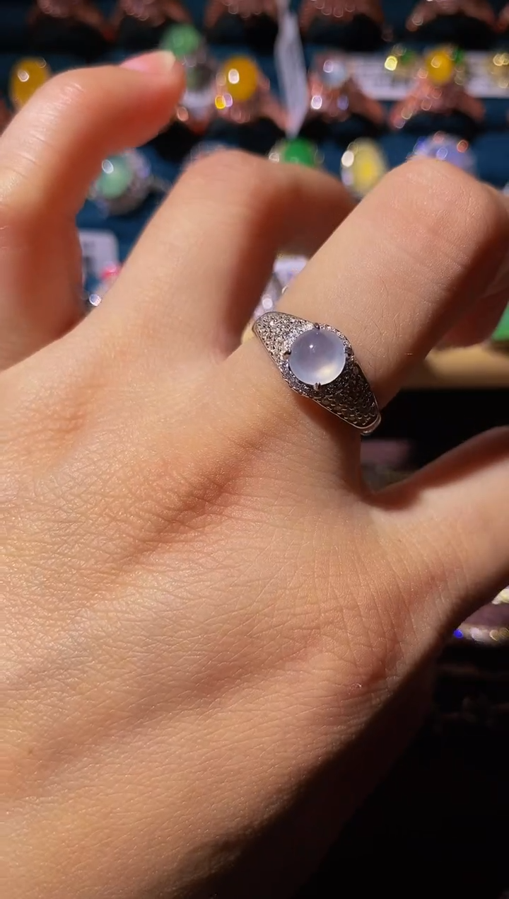 翡翠戒指未镶嵌................