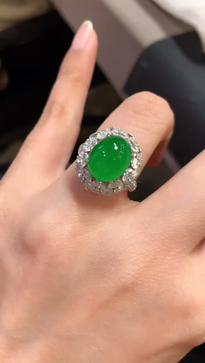 18K金镶嵌戒指翡翠?****?v46  