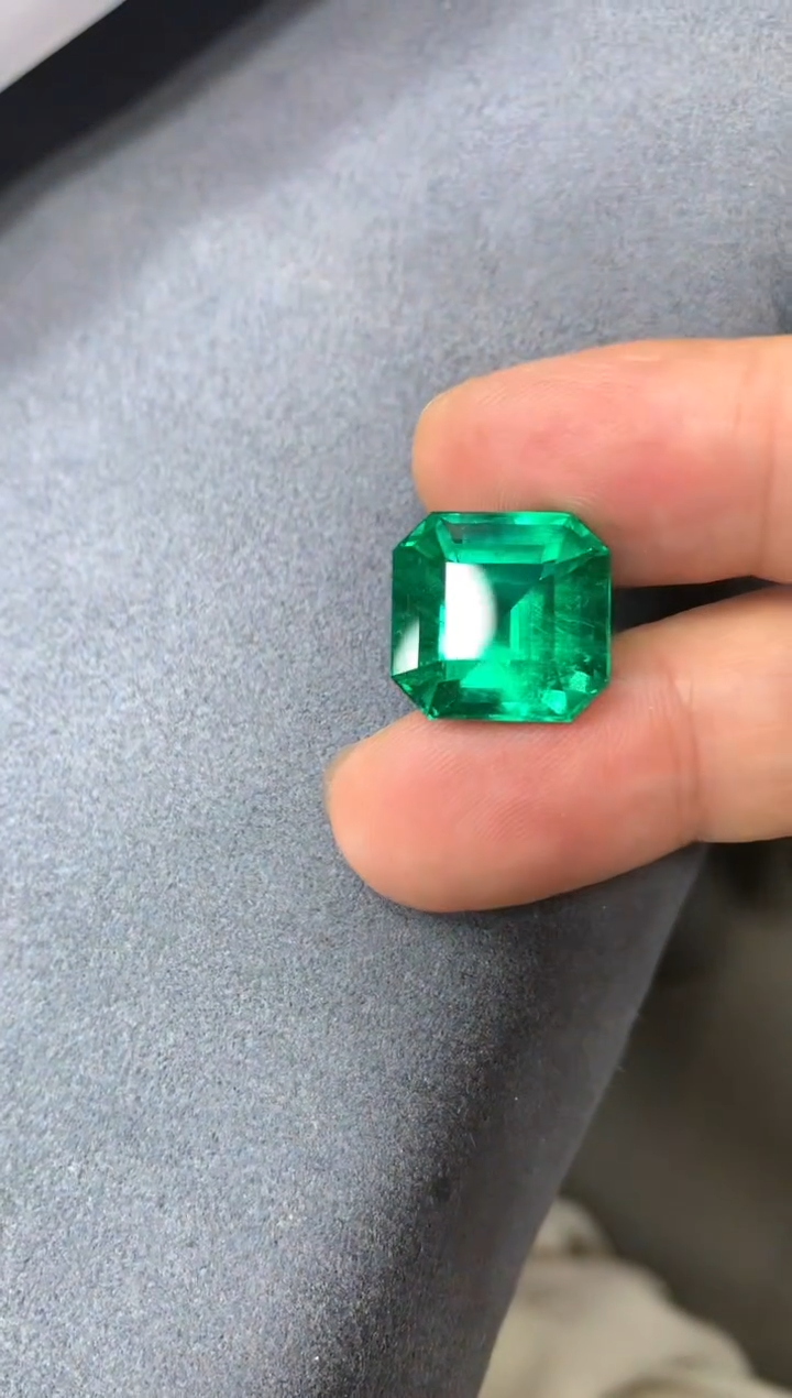 裸石未镶嵌祖母绿15ct