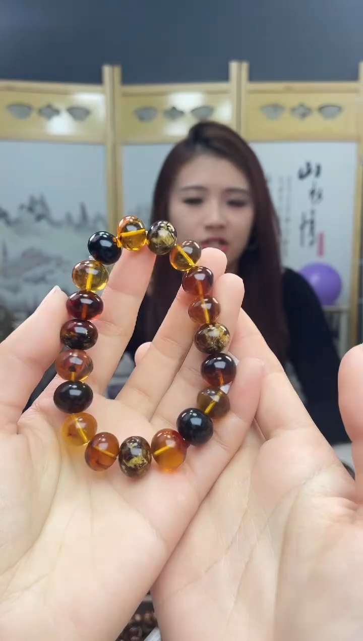 【闪购商品】琥珀裸石未镶嵌12+多宝手串