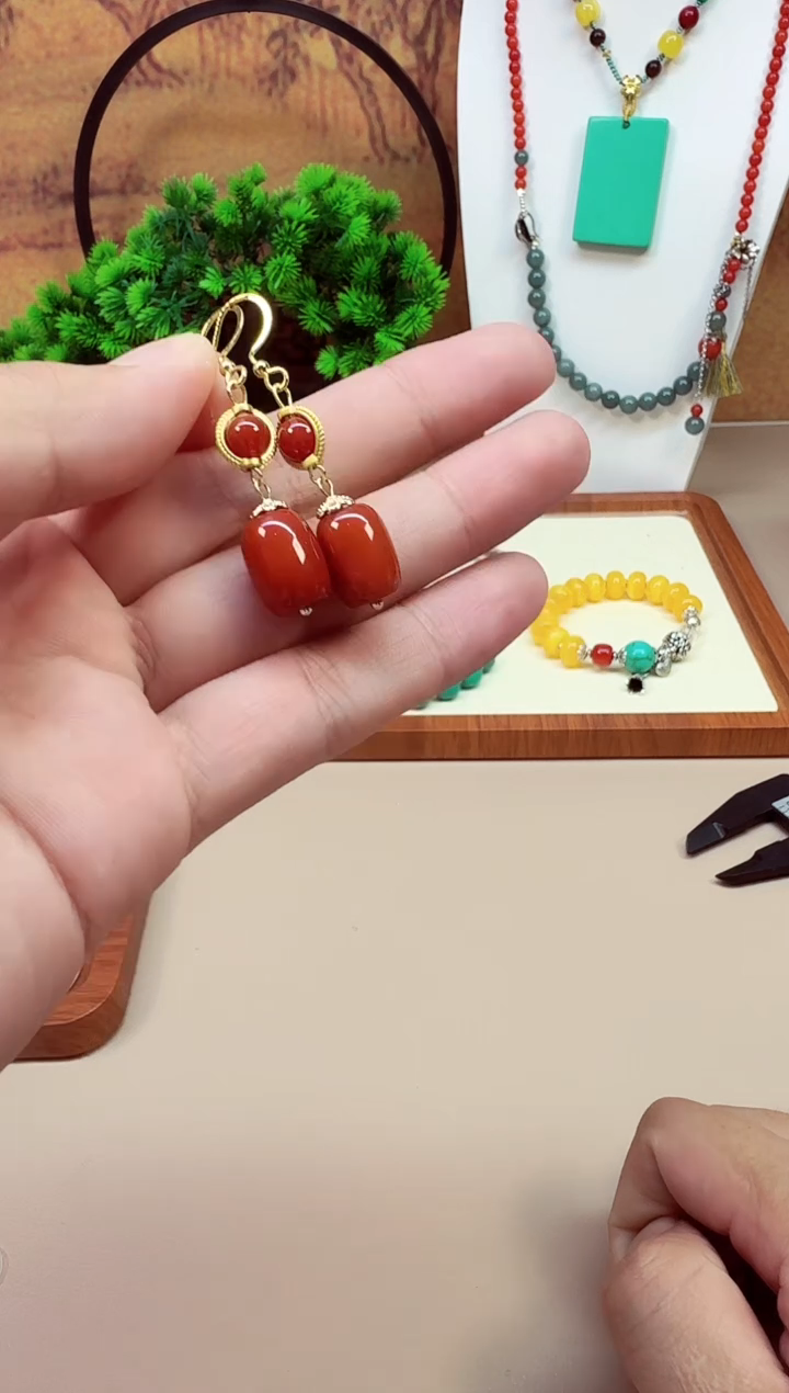 南红玛瑙14K金镶嵌耳饰E183