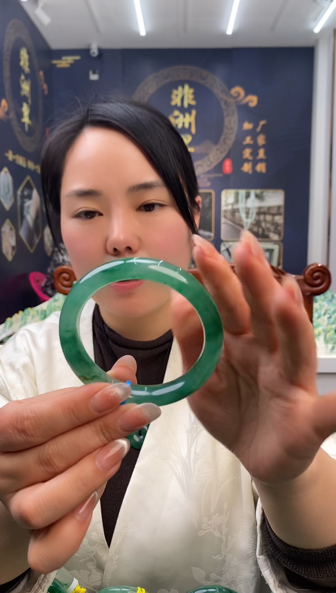 【闪购商品】石英质玉手镯未镶嵌天然非洲翠高冰手镯012