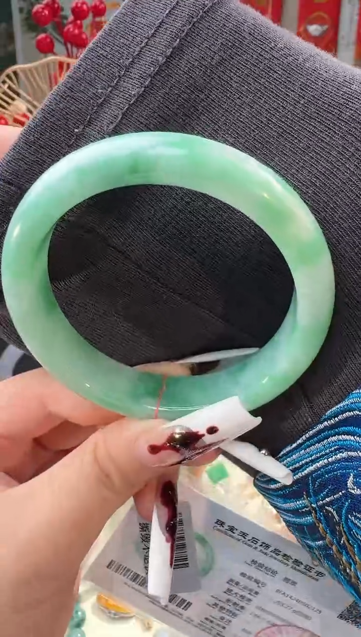 【闪购商品】翡翠手镯未镶嵌手镯