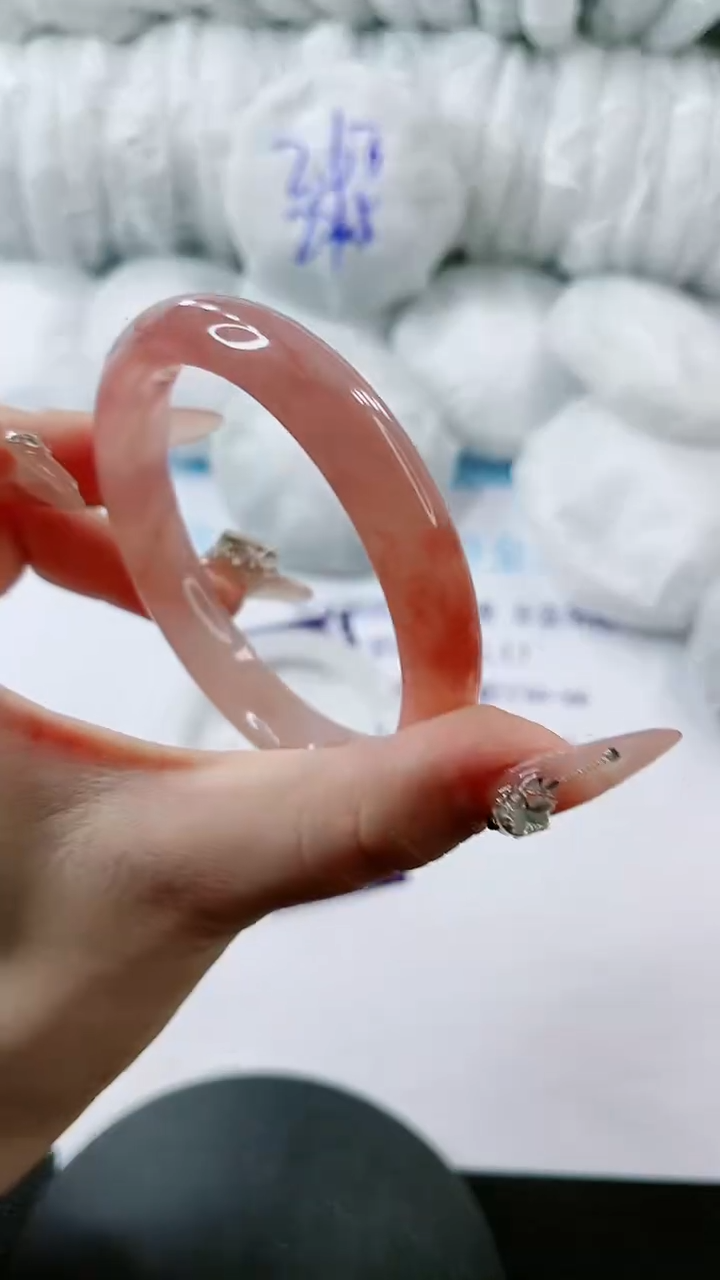 【闪购商品】石英质玉手镯未镶嵌多样性发货L643