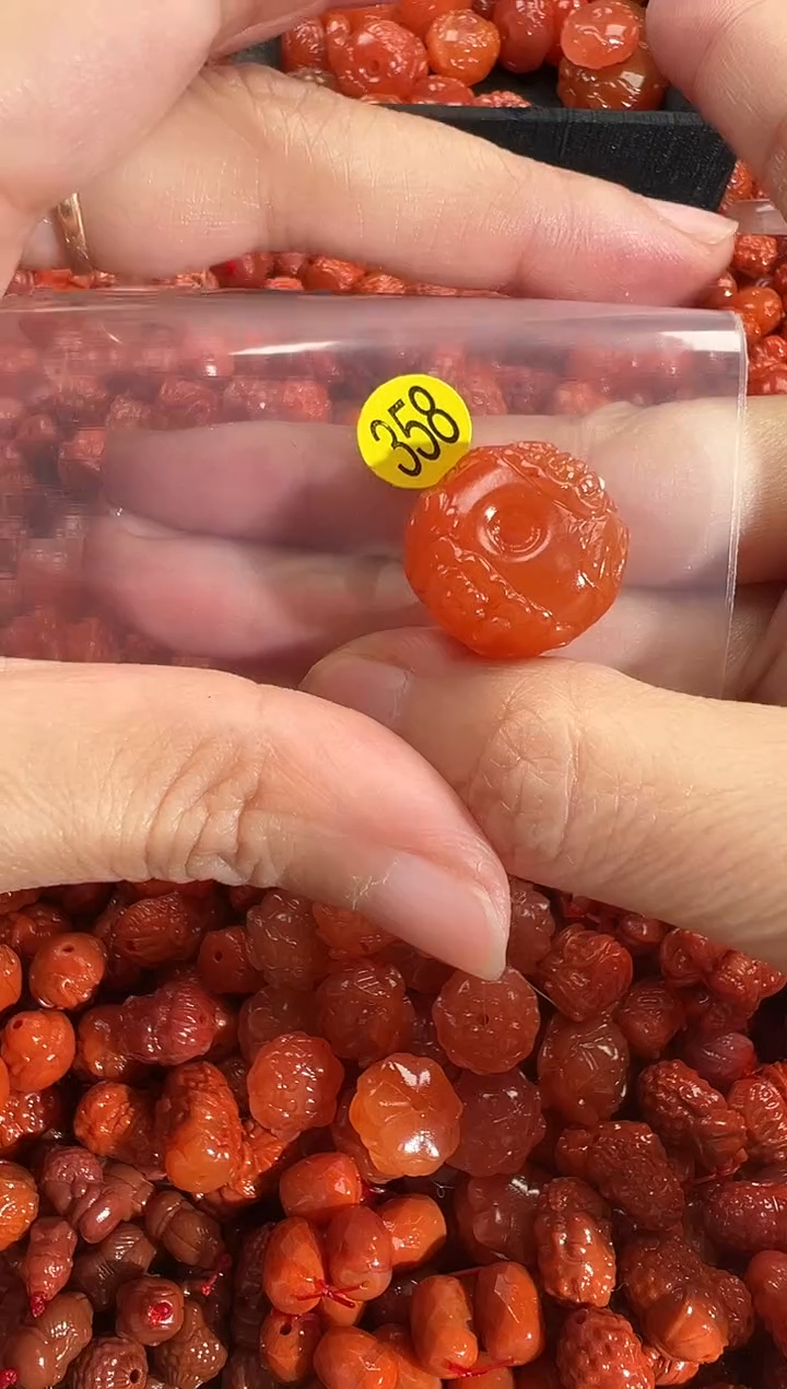 颈饰未镶嵌南红玛瑙1