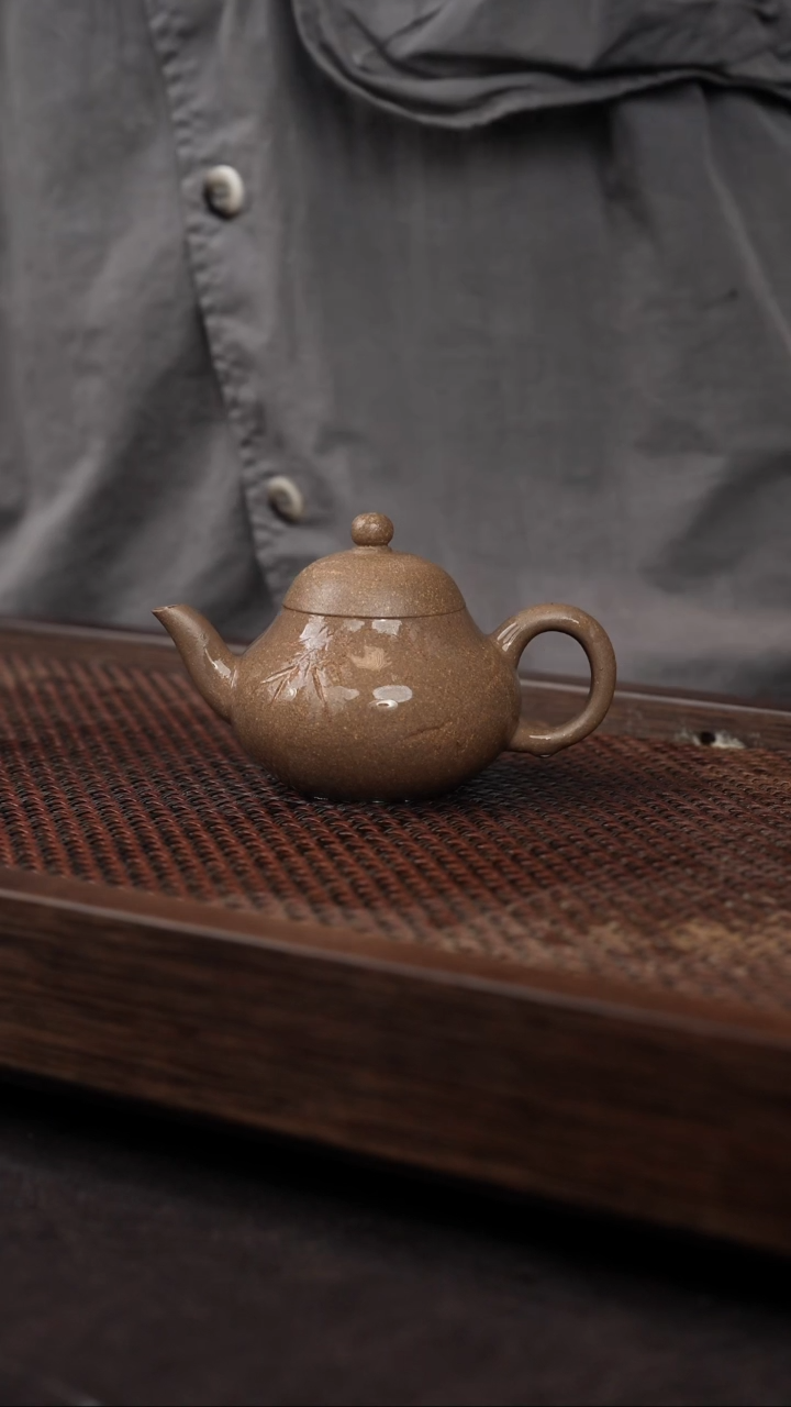 【闪购商品】紫砂茶壶芝麻绿刻绘梨形