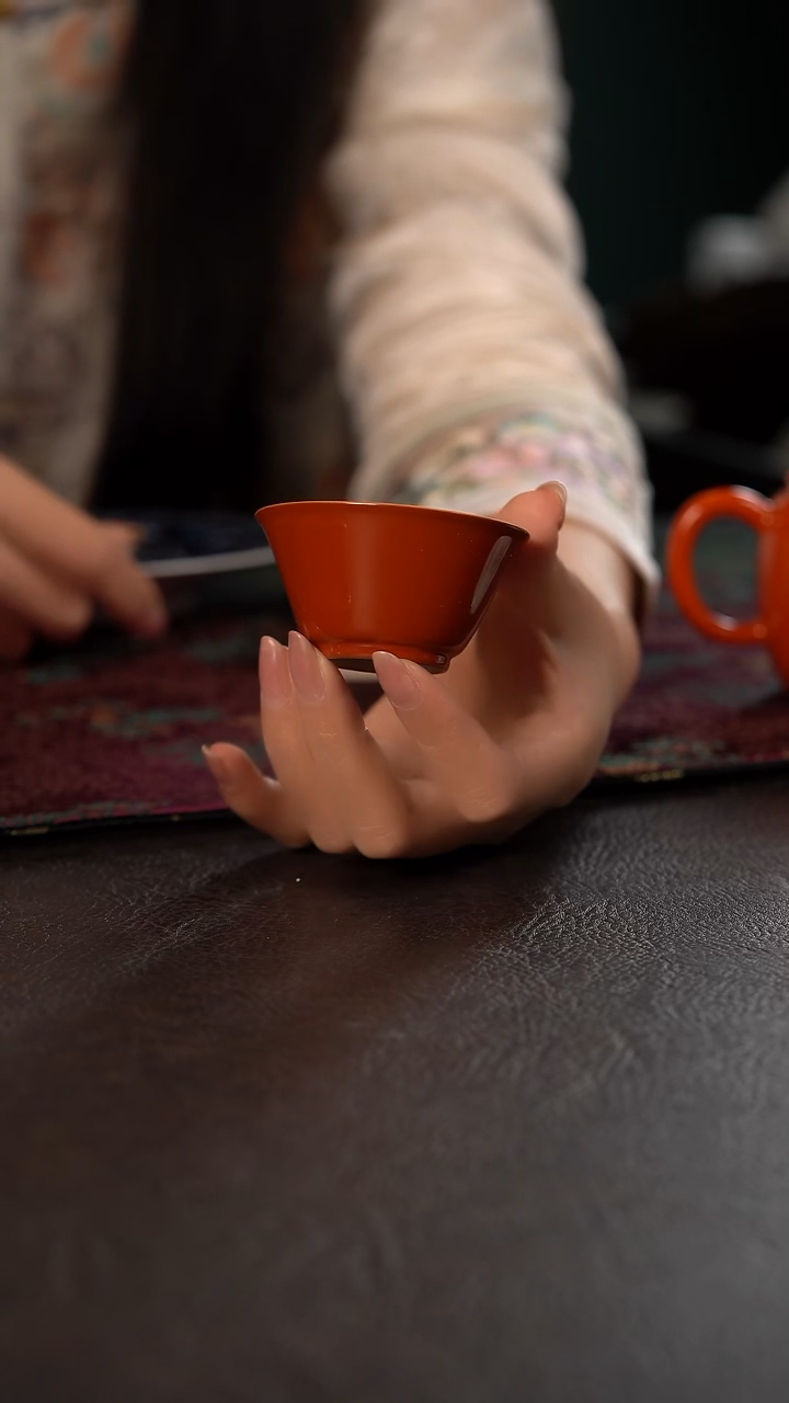 云霞珍藏古彩珊瑚红若深杯