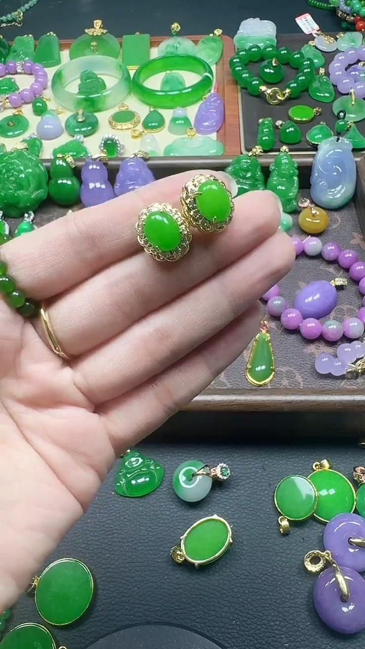 颈饰未镶嵌翡翠蛋面豪镶耳钉