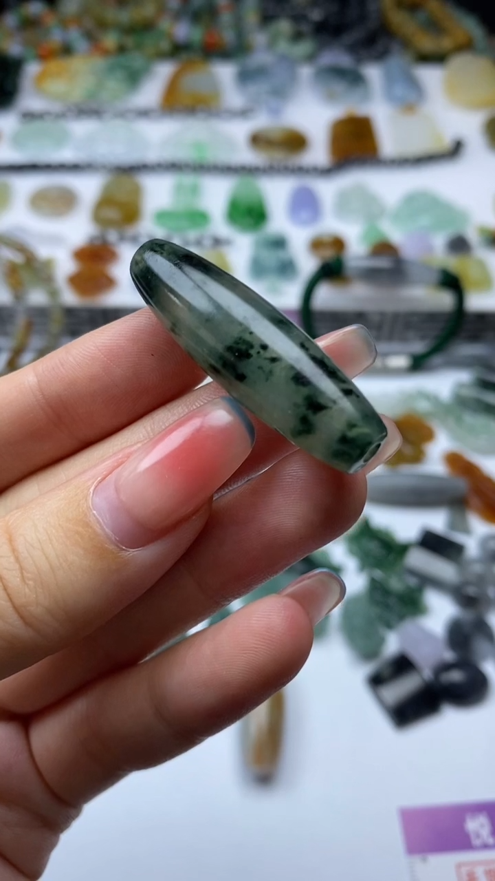 未镶嵌定制翡翠搬*人毛货定制不退不换