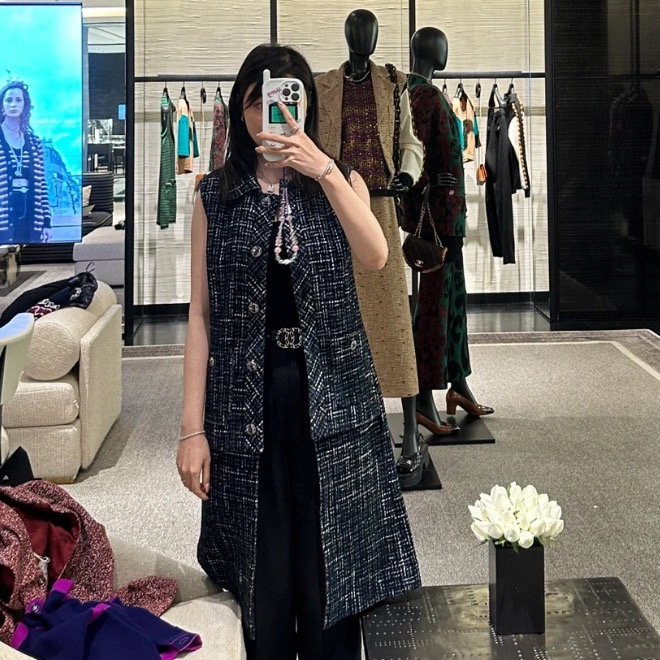 99新 Chanel/香奈儿 22A手工坊蓝黑白混色编织马甲/f34/编号0508