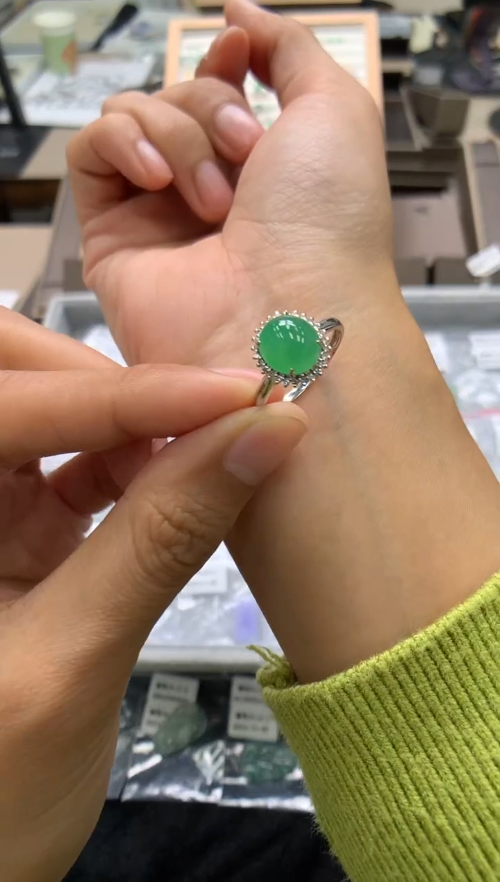 颈饰18K金镶嵌翡翠戒指14#