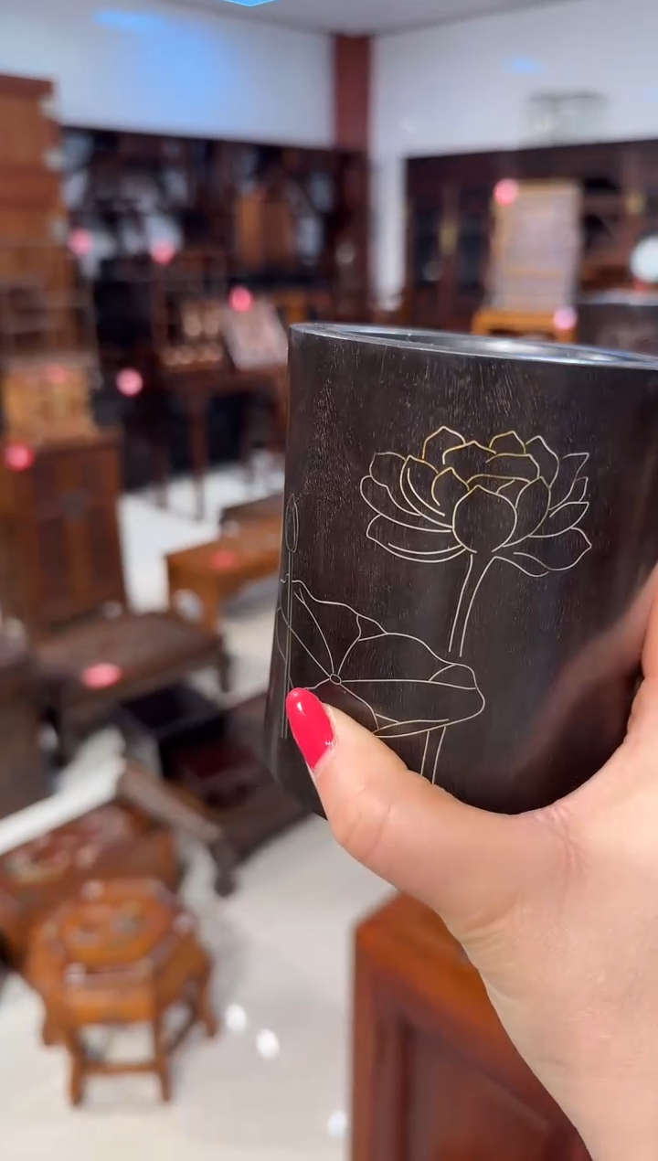 【闪购商品】木木艺紫檀银丝荷花笔筒358.8888