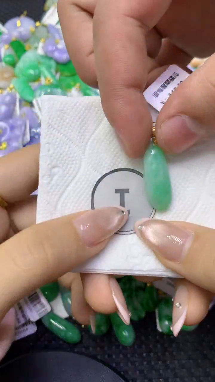 颈饰未镶嵌翡翠天然缅甸翡翠A货