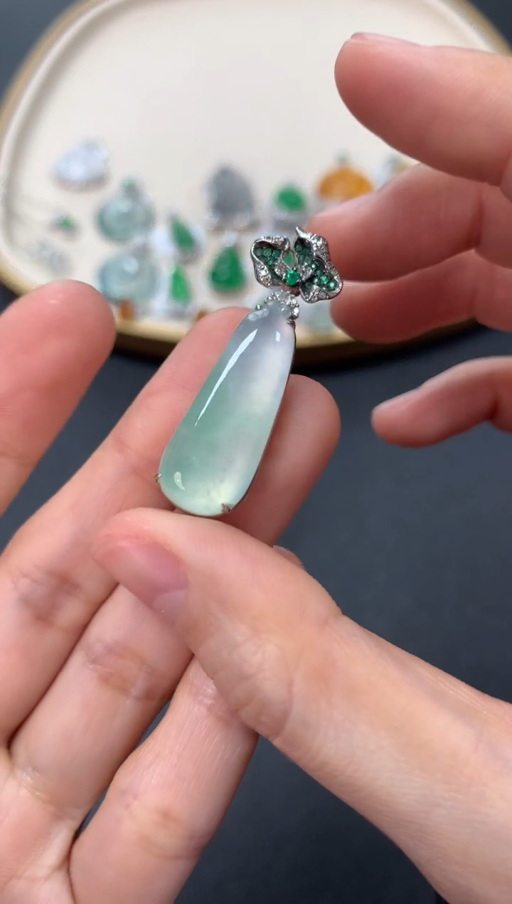 【闪购商品】翡翠吊坠(不含链)18K金镶嵌6980