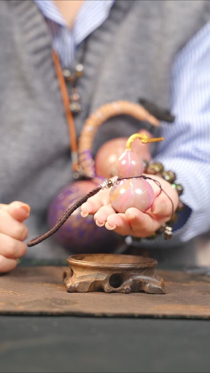 【闪购商品】WX150漂漆精致小手捻{未开口}