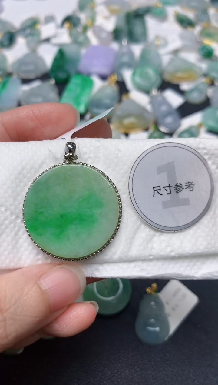 颈饰未镶嵌翡翠天然缅甸A货翡翠