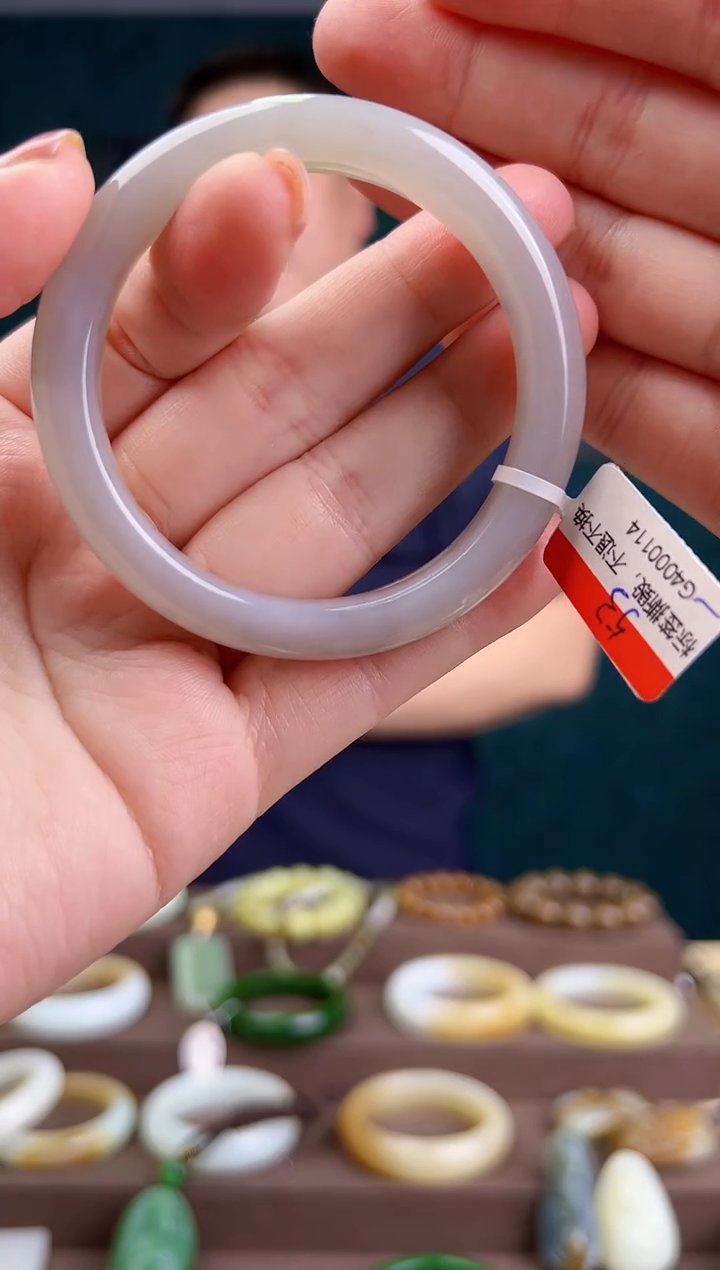 【闪购商品】和田玉手镯未镶嵌ZZ 拍一发一 多样性发货52.4