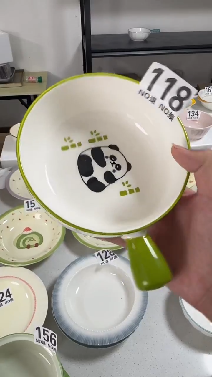 搪瓷把手腕熊猫孤品两件