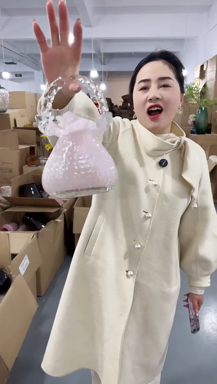 【闪购商品】玻璃C-安琪花瓶微瑕-3423