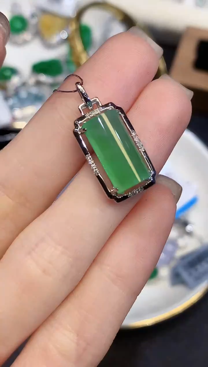 吊坠(不含链)18K金镶嵌翡翠ZJ