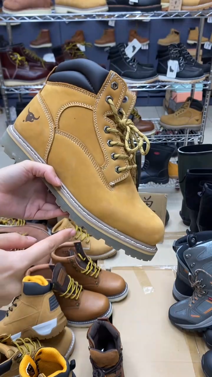 牛皮41，牛头1 皮鞋码，工装靴 个别鞋面有胶印 默认瑕疵介意勿拍