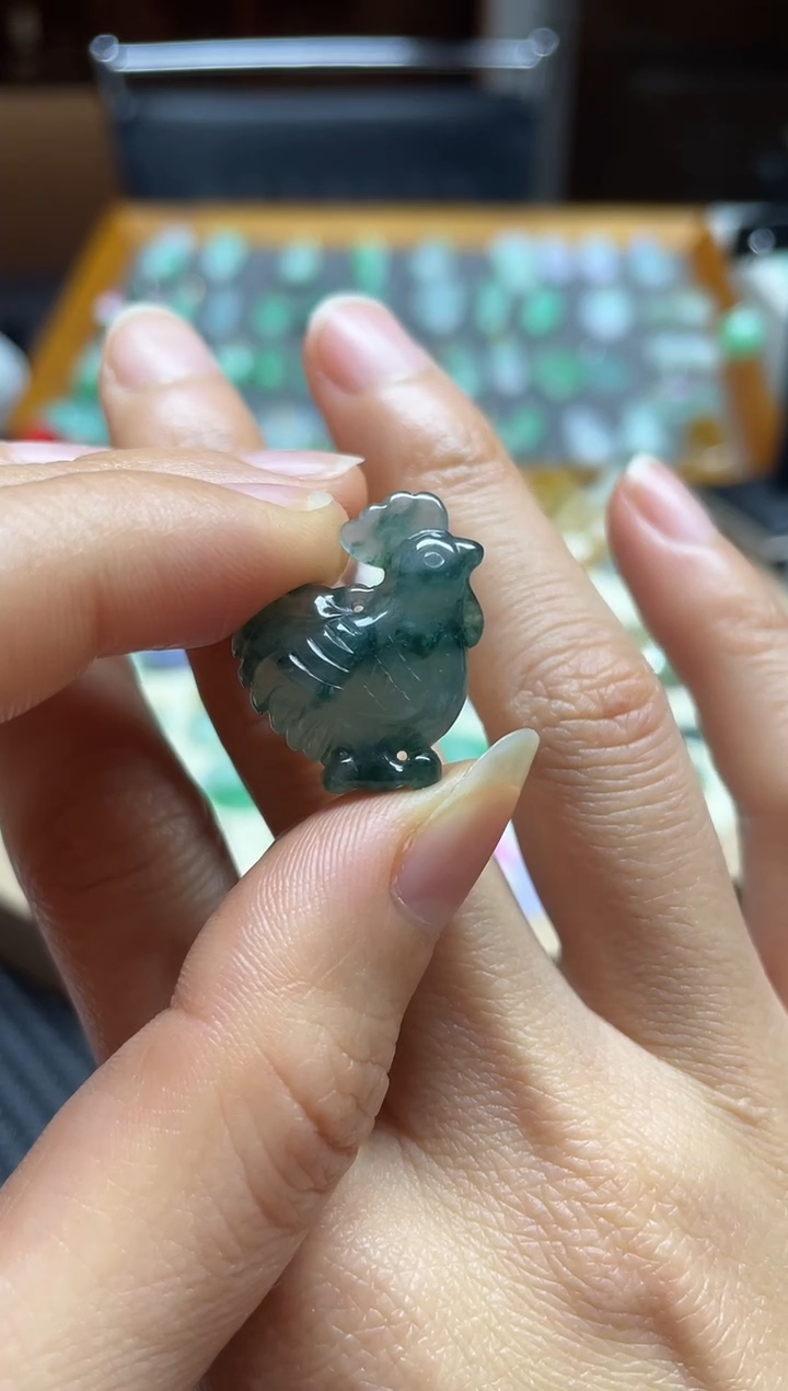 【闪购商品】翡翠颈饰未镶嵌公鸡